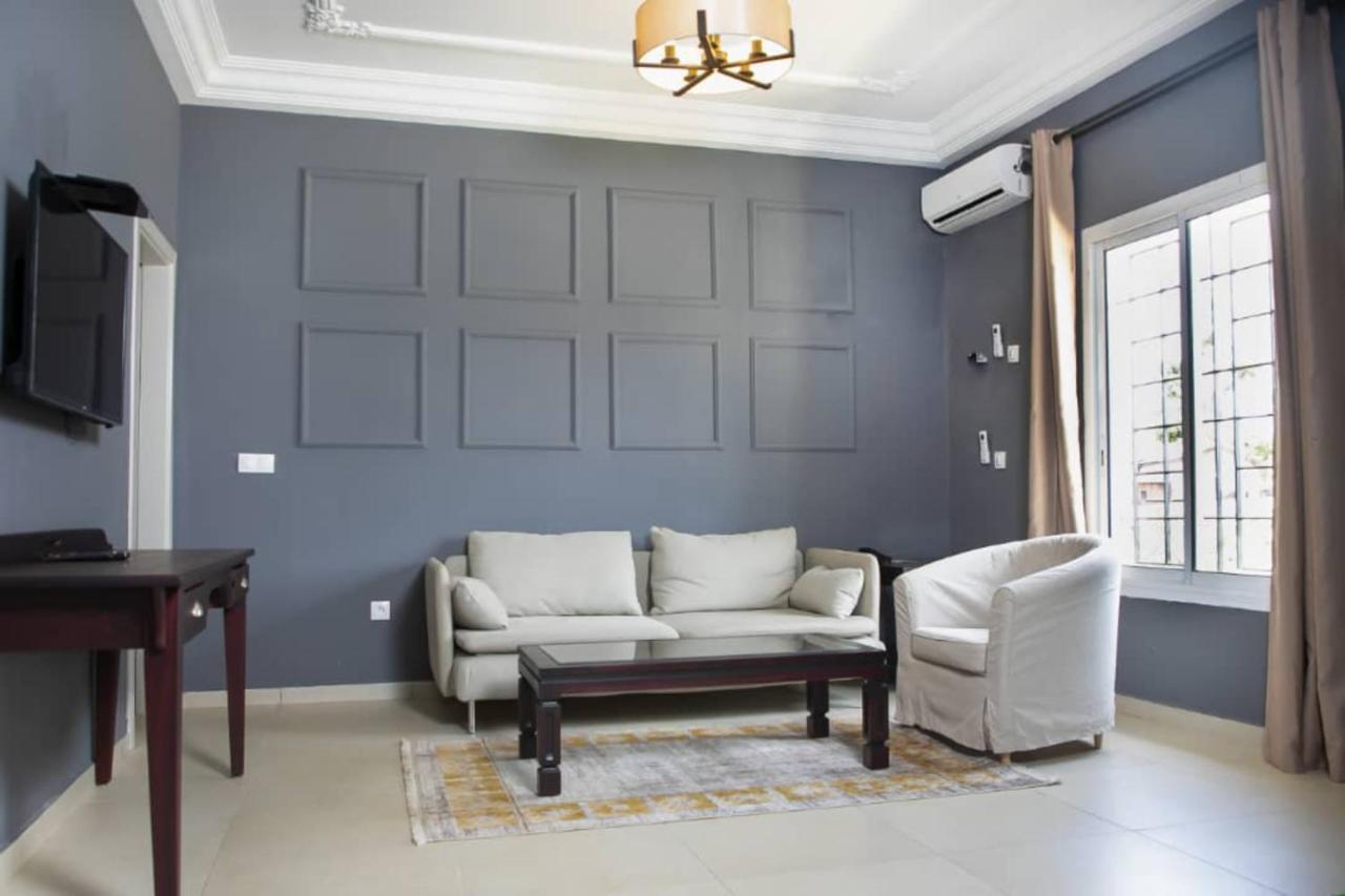 Riad Prince Louis Яунде Экстерьер фото